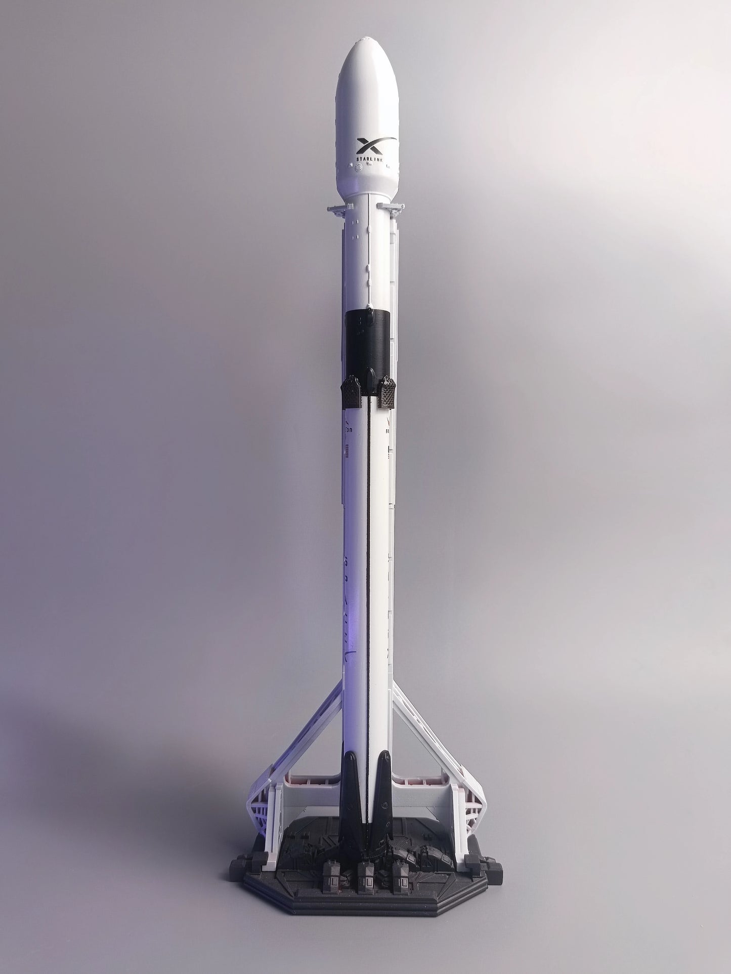 SpaceX Falcon 9 at Launch Pad model 1:200 (35 CM)